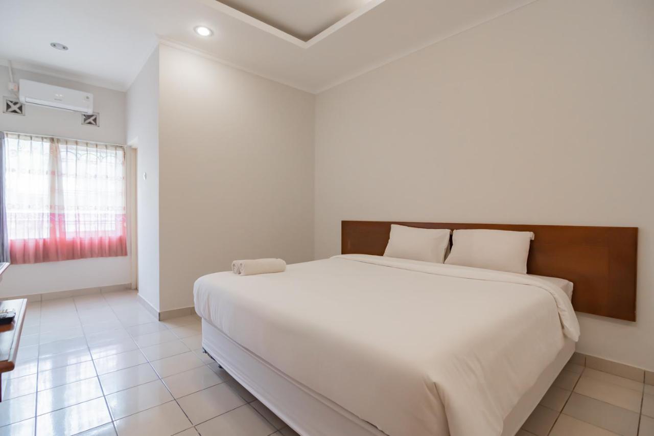 Rossan Villa Hotel Near Kampus Upi Setiabudhi Бандунг Экстерьер фото