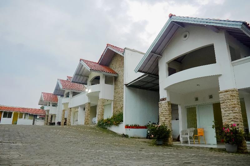 Rossan Villa Hotel Near Kampus Upi Setiabudhi Бандунг Экстерьер фото