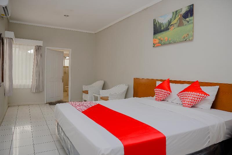 Rossan Villa Hotel Near Kampus Upi Setiabudhi Бандунг Экстерьер фото