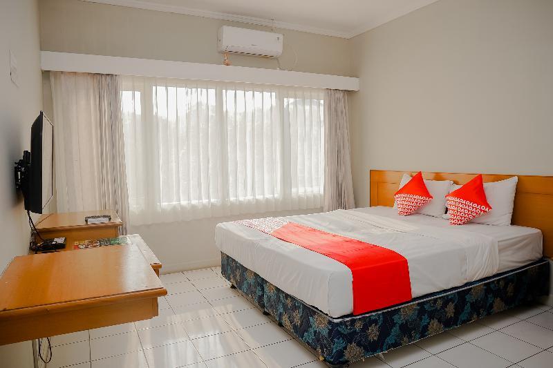 Rossan Villa Hotel Near Kampus Upi Setiabudhi Бандунг Экстерьер фото